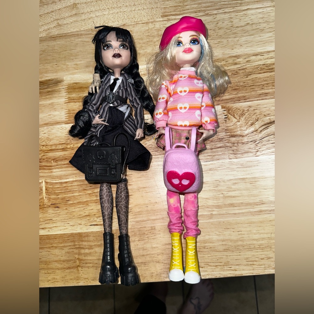WEDNESDAY AND ENID MONSTER HIGH DOLLS